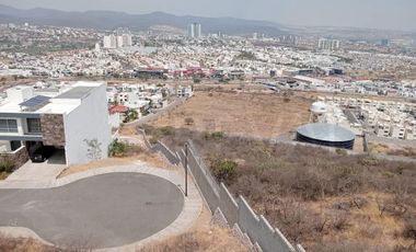 Linda Casa de Autor en Venta y Renta en Cumbres del Lago Juriquilla