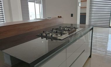 Linda Casa de Autor en Venta y Renta en Cumbres del Lago Juriquilla
