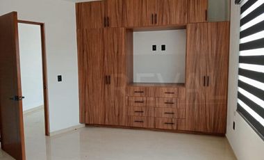 Linda Casa de Autor en Venta y Renta en Cumbres del Lago Juriquilla