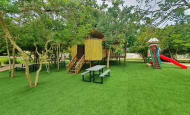 Venta Casa en Privada con Amenidades, 4 recámaras y piscina