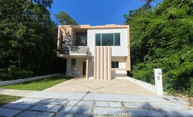 Oportunidad Única en Senderos de Mayakoba – Casa Exclusiva en Venta C3906