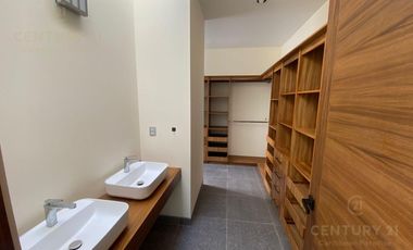 Oportunidad Única en Senderos de Mayakoba – Casa Exclusiva en Venta C3906