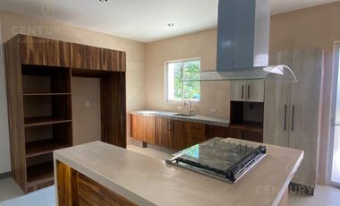 Oportunidad Única en Senderos de Mayakoba – Casa Exclusiva en Venta C3906