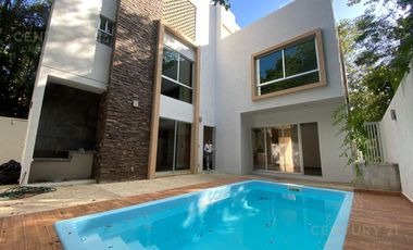 Oportunidad Única en Senderos de Mayakoba – Casa Exclusiva en Venta C3906