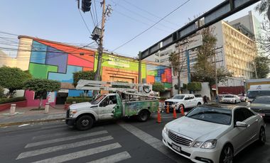 Casa con uso de suelo comercial esquina Luis Cabrera y Periférico frente a Walmart