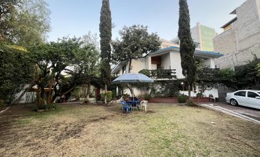 Casa con uso de suelo comercial esquina Luis Cabrera y Periférico frente a Walmart