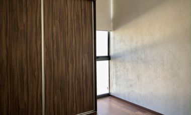 Espectacular departamento con vista al parque, 3 recámaras, 3.5 baños, 3 autos, alberca y gimnasio