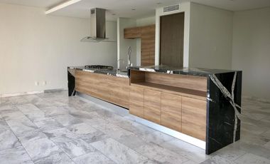 Espectacular departamento con vista al parque, 3 recámaras, 3.5 baños, 3 autos, alberca y gimnasio