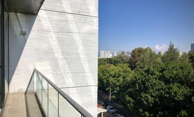 Espectacular departamento con vista al parque, 3 recámaras, 3.5 baños, 3 autos, alberca y gimnasio