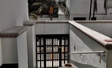 CASA EN RENTA EN CONTRY