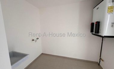 Altos de Juriquilla departamento de 3 recamaras en RENTA RAH3435