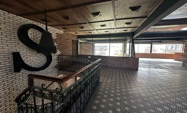 Local En Renta Calzada De Los Arcos 23