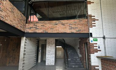 Local En Renta Calzada De Los Arcos 23