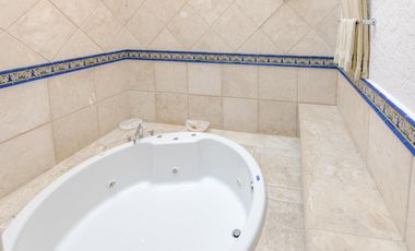 Casa en venta sobre el Campo de Golf de Los Encinos