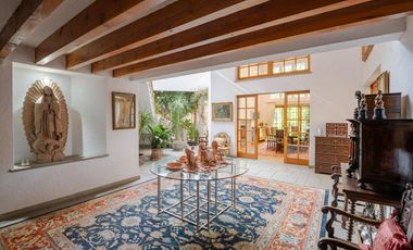 Casa en venta sobre el Campo de Golf de Los Encinos