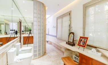 Casa en venta sobre el Campo de Golf de Los Encinos