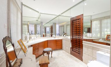 Casa en venta sobre el Campo de Golf de Los Encinos