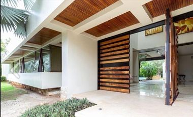 Casa en venta dentro del Yucatán Country Club, Cutzam, Mérida