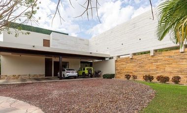Casa en venta dentro del Yucatán Country Club, Cutzam, Mérida