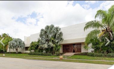 Casa en venta dentro del Yucatán Country Club, Cutzam, Mérida