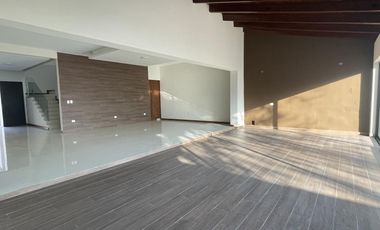 Casa en Venta en La Joya Residencial