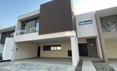 Casa en Venta en La Joya Residencial