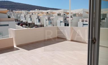 Casa a estrenar en Venta en Zibata con roof  top