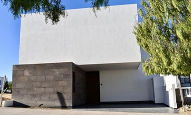 CASA EN VENTA EN ST. ANGELO