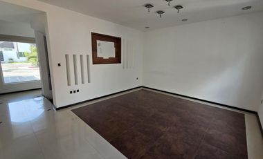 Casa en Venta | Claustros del Sur, Centro Sur, Qro. cerca del Nuevo Hospital Ángeles