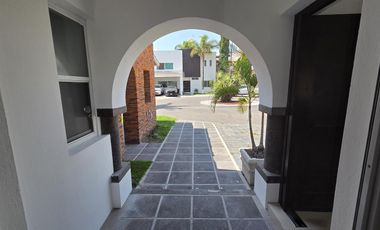 Casa en Venta | Claustros del Sur, Centro Sur, Qro. cerca del Nuevo Hospital Ángeles