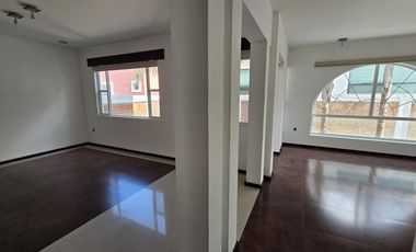 Casa en Venta | Claustros del Sur, Centro Sur, Qro. cerca del Nuevo Hospital Ángeles