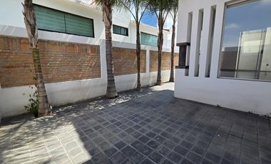 Casa en Venta | Claustros del Sur, Centro Sur, Qro. cerca del Nuevo Hospital Ángeles