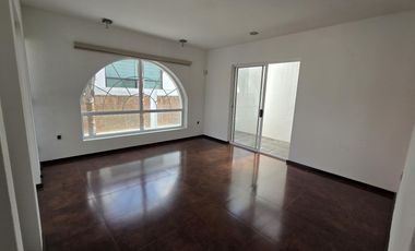 Casa en Venta | Claustros del Sur, Centro Sur, Qro. cerca del Nuevo Hospital Ángeles