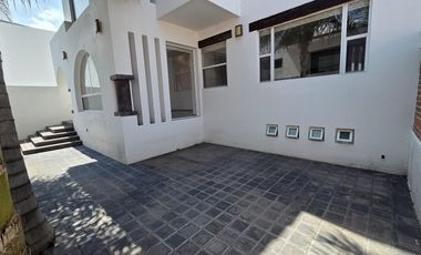 Casa en Venta | Claustros del Sur, Centro Sur, Qro. cerca del Nuevo Hospital Ángeles