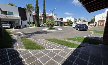 Casa en Venta | Claustros del Sur, Centro Sur, Qro. cerca del Nuevo Hospital Ángeles