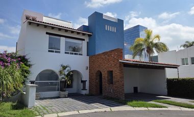 Casa en Venta | Claustros del Sur, Centro Sur, Qro. cerca del Nuevo Hospital Ángeles
