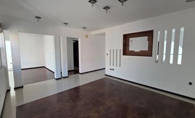 Casa en Venta | Claustros del Sur, Centro Sur, Qro. cerca del Nuevo Hospital Ángeles