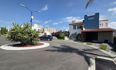 Casa en Venta | Claustros del Sur, Centro Sur, Qro. cerca del Nuevo Hospital Ángeles