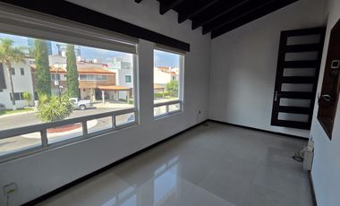 Casa en Venta | Claustros del Sur, Centro Sur, Qro. cerca del Nuevo Hospital Ángeles