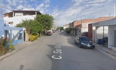 Casa en Venta a 21 min del Aeropuerto Internacional de San Luis Potosí.