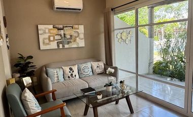 Casa en Venta 2 Habitaciones Zona Residencial Playa del Carmen con Piscina