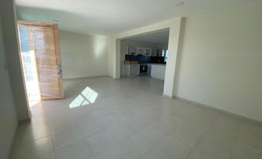 Casa en venta con tres recamaras y jardin en  Belén, Tlaxcala.