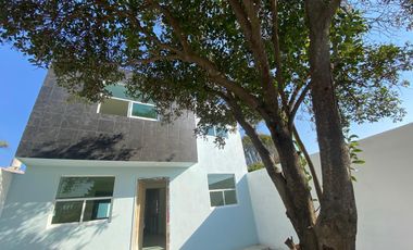 Casa en venta con tres recamaras y jardin en  Belén, Tlaxcala.