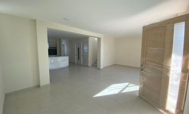 Casa en venta con tres recamaras y jardin en  Belén, Tlaxcala.