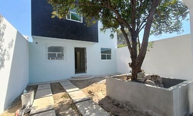 Casa en venta con tres recamaras y jardin en  Belén, Tlaxcala.