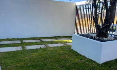 Casa en venta con tres recamaras y jardin en  Belén, Tlaxcala.