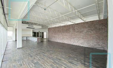 OFICINA COMERCIAL EN RENTA EN MIGUEL ALEMAN ZONA GUADALUPE