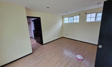 Casaen en renta, Cacalomacan, Toluca