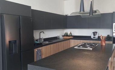 Casa en renta  Yucatan Country Club, Privada Oasis