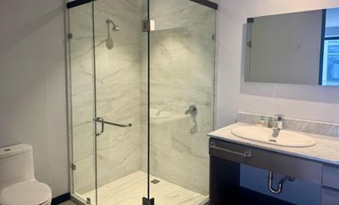 Nuevo, Muy cerca Zona Financiera, Torre Elysian en el Country Club, 1 recámara, 1.5 baños, 1 auto